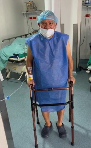 4 horas caminando listo para dar salida continuar su rehabilitación en casa